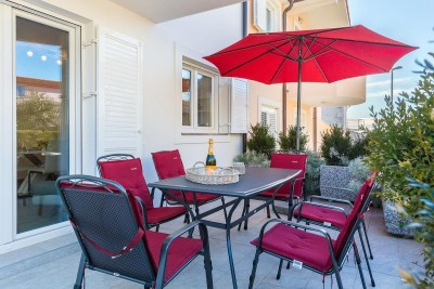 Medulin – kuća s 2 apartmana, 100 m od plaže (15434)