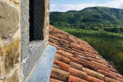 Kuća samostojeća stara za rekonstrukciju , blizina mjesta Motovuna.