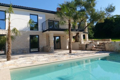 UMAG – Casa con piscina e tre appartamenti separati