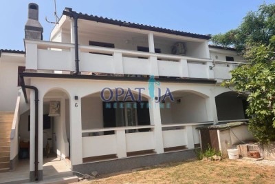 Vir - Haus mit 2 Apartments 300m zum Strand