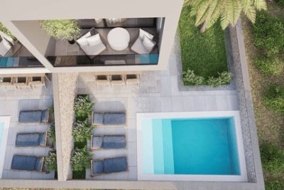 Duplex House with a Pool!