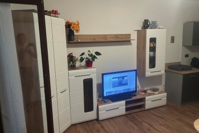 Umag, monolocale arredato, 28 m2