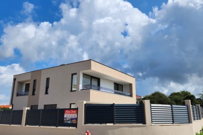 Wir verkaufen ein Haus in toller Lage. In der Nähe der Marine.