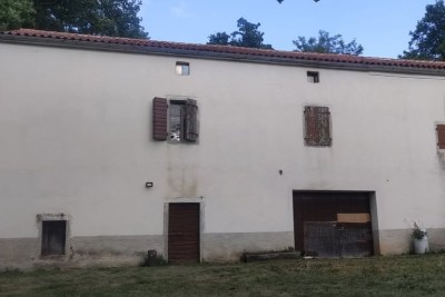 Veliko imanje s dvije kamene kuće – Šumber