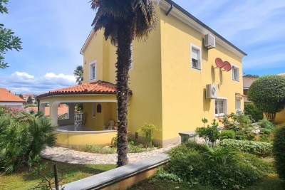 Detached family house near the sea!