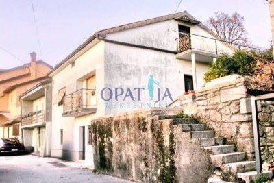 Viškovo - autohtona dvojna kuća s pogledom na more