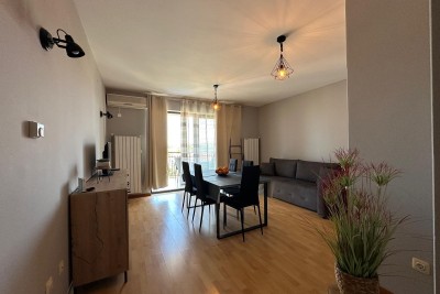 Wir verkaufen ein Haus mit fünf Apartments an einer ausgezeichneten Lage!