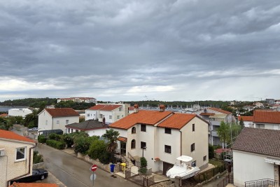 PREKRASAN PENTHOUSE S JACUZZIJEM I POGLEDOM NA MORE – PJEŠČANA UVALA