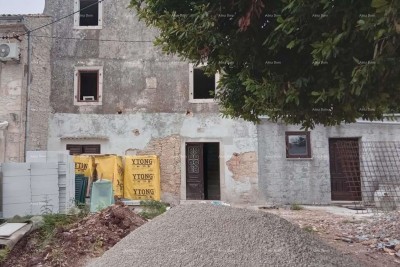 For sale: House with a cellar in the renovation phase, Krnica!