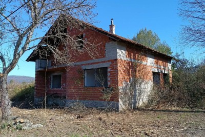 Plaški - Building land with house construction underway