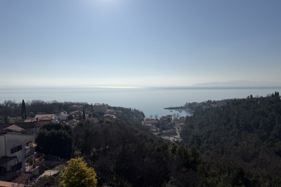 Opatija / Ičići – 2 bedroom + living room attic apartment, open view, great opportunity