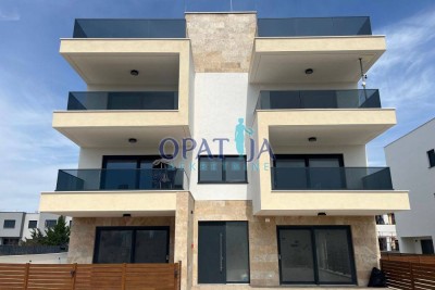 Privlaka - ekskluzivni S-002 apartma 150m od plaže