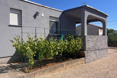 Vodice, house with 3 apartments and large plot