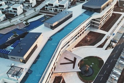 Luksuzni resort s krovnim infinity bazenom! Prodaja stana s pogledom na more i parkirnim mjestom! Umag!
