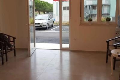 Prodaja poslovnog prostora s natkrivenim parking mjestom, Pula!,