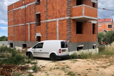 Roh bau hiše v Peroju!