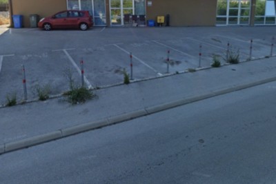 PULA, MONVIDAL – poslovni prostor z dvema vhodoma na odlični lokaciji