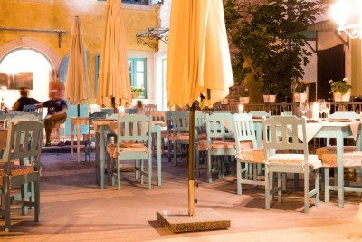 Verkauf - Familienhotel im Herzen der Altstadt des Fischerdorfs Fažana! 100 m vom Meer entfernt!