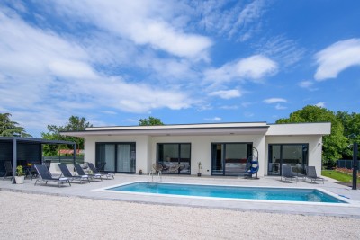 KANFANAR, MODERN GROUND FLOOR VILLA WITH POOL – QUIET LOCATION