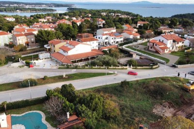 Prodaje se atraktivno građevinsko zemljište u blizini mora, Premantura