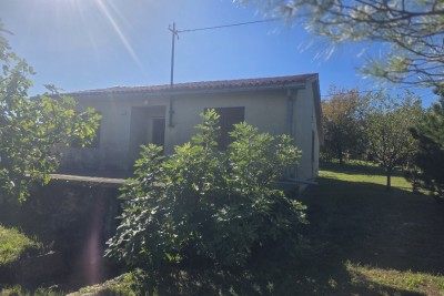 CHARMANTES HAUS MIT GARTEN IN RUHIGER LAGE – LABIN