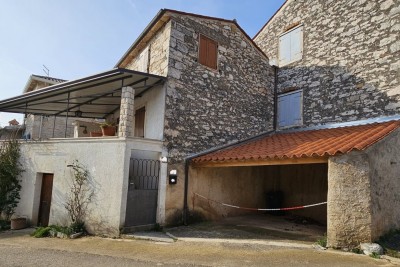 Kamena istarska kuća u Brtonigli