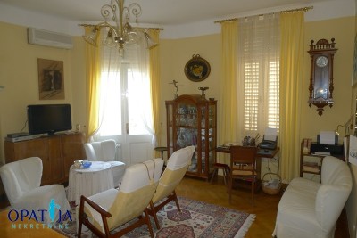 Lordly apartment on a great location in the center of Opatija