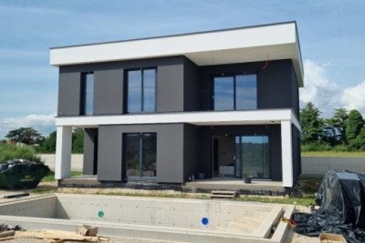Modern villa with a pool, 1 km from the sea, Pula