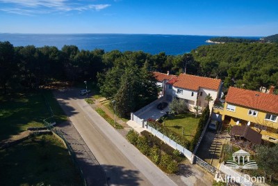 Erste Reihe - Luxuriöse Villa mit Garage und Schwimmbad in einer einzigartigen Lage in Pula!