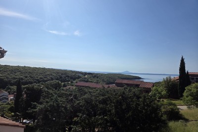 Duga Uvala, apartment 41.35 m² with a gallery, 300 m from the sea