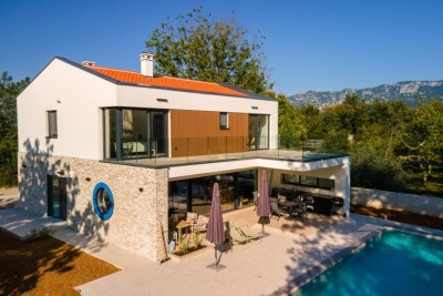 Moderna vila s bazenom, 218 m² – okolica Labina