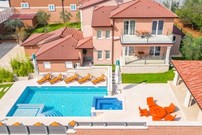 Predivna villa na velikoj okućnici!