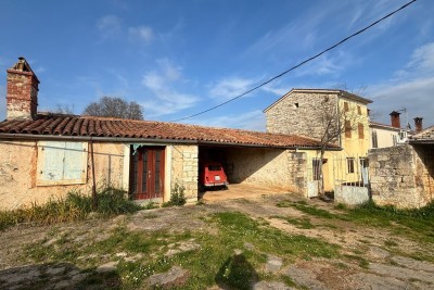GALIŽANA – house with several buildings and great potential for renovation