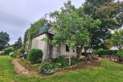 Prodaje se kuća sa velikim dvorištem, Jadreški