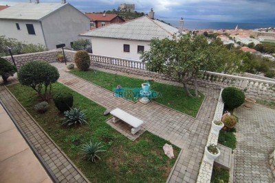 Senj, 350m2