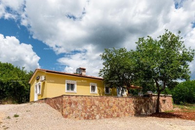 Kuća na Labinštini ! Veliki teren oko kuće od 9400 M2!!