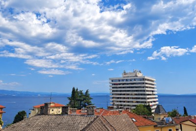 Opatija - Stan 2S+DB, 100 m od mora, parking
