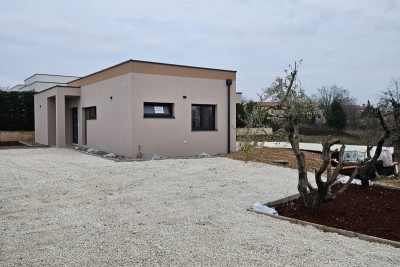 High-quality single-family house with swimming pool and fenced garden for sale, Svetvinčenat