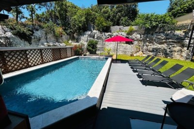 Sand Cove – House with Pool and Separate Apartment, Sea View, 300 m from the Beach