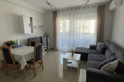 Pula – moderne und komplett eingerichtete Wohnung mit 44 m2 in einem Neubau mit geräumiger Terrasse