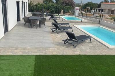 Vendita - doppia villa con piscina riscaldata, Poreč!