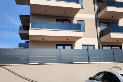 Apartment C im Erdgeschoss im Erdgeschoss mit einem Garten