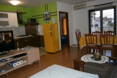 Umag, Vierzimmerwohnung in Neubau, 200 m vom Meer entfernt