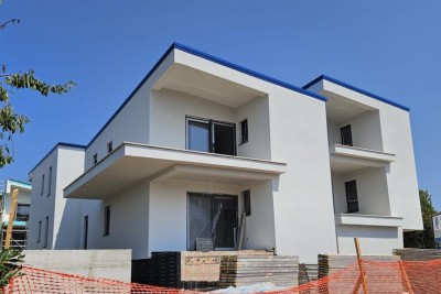 Moderan dvoetažni apartman s pogledom na more u bloku A, blizina Umaga!