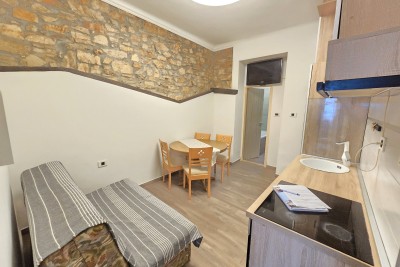 Reserved Charming Apartment in Pula - Ideal for Singles or Couples, Close to the City Center and the Beach