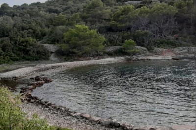 OTOK IŽ, prekrasan teren do mora, povoljna cijena