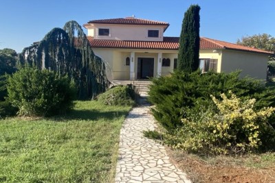 POMER, first row to the sea, house with building land and project for a luxury villa