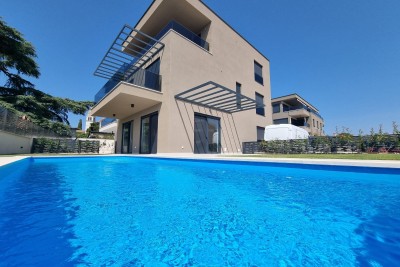 Verkauf einer luxuriösen Maisonette-Wohnung mit Pool, Tar! S2