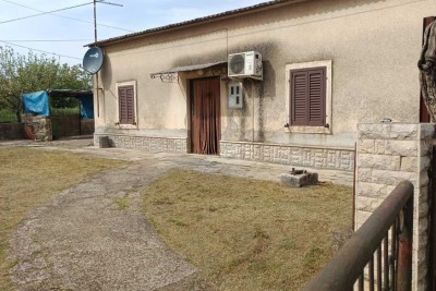 MARČANA – Appartamento con giardino in un ambiente tranquillo