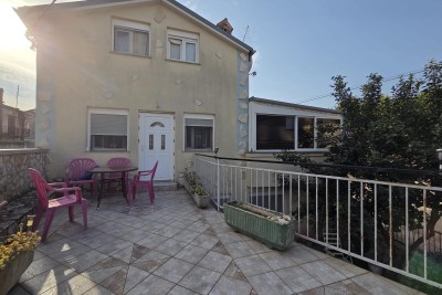 House with two residential units in Ližnjan